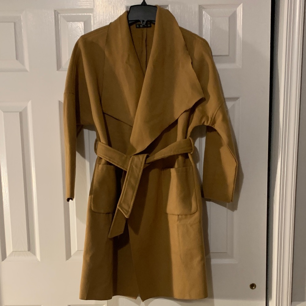 Wide lapel lightweight Belted trench coat Size S